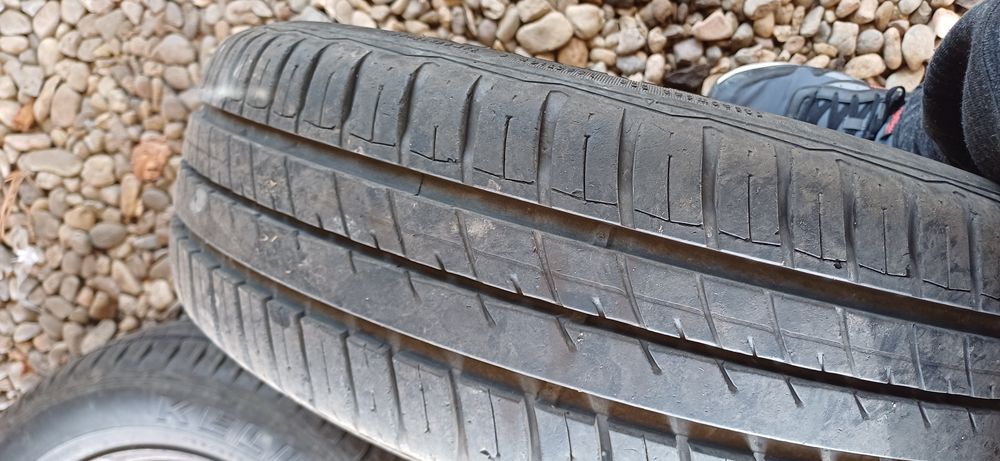 Cauciucului de vînzare  umflate cu jenti  cu  tot 185 .65  .14