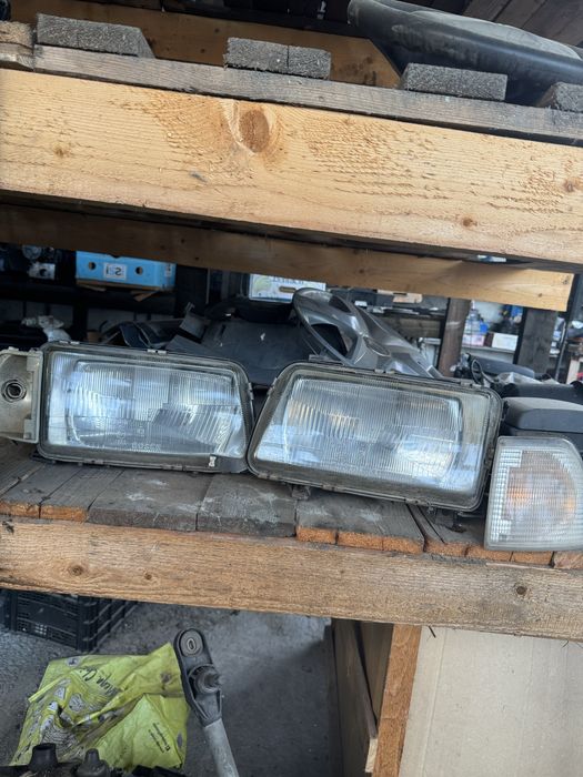 Vand faruri Audi 80