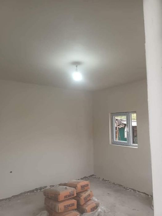 Execut zugrăveli. Plachez, tencuieli, decorativă, decojesc apartamente