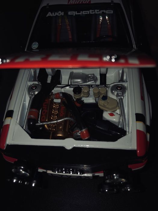 Продавам метален макет на Ауди 1/18