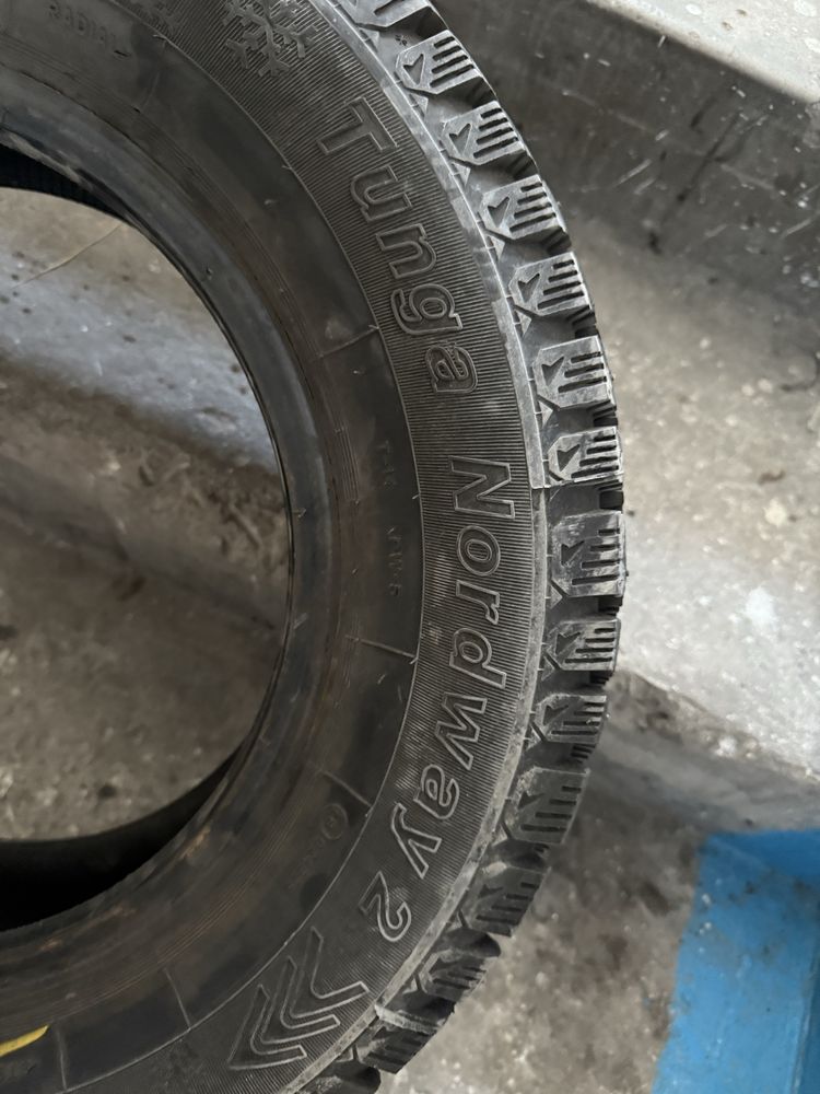 Шины зимние на R 13 в отличном состоянии,
