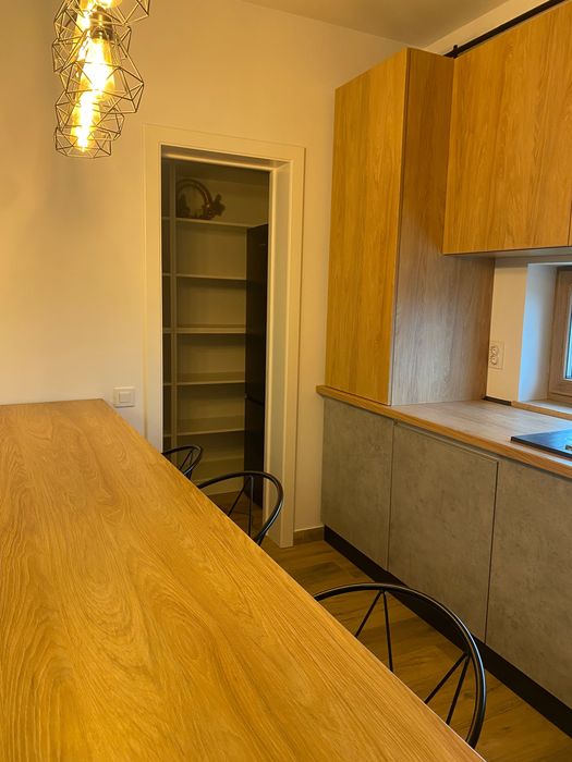 Închiriez ap 2 camere încălzire în pardoseală