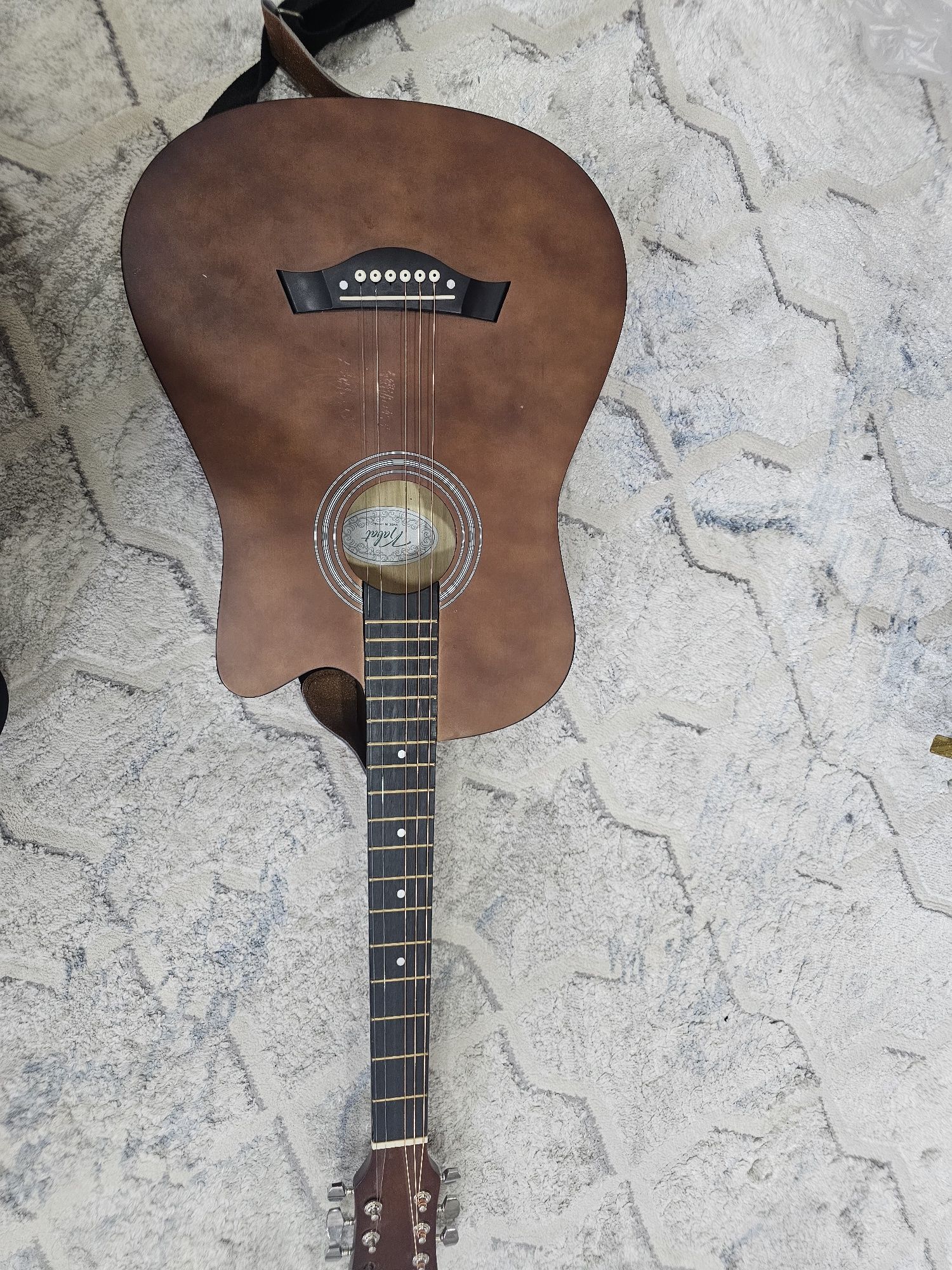 Gitara yogoch rang