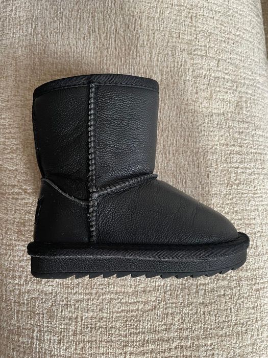 Продам детские угги