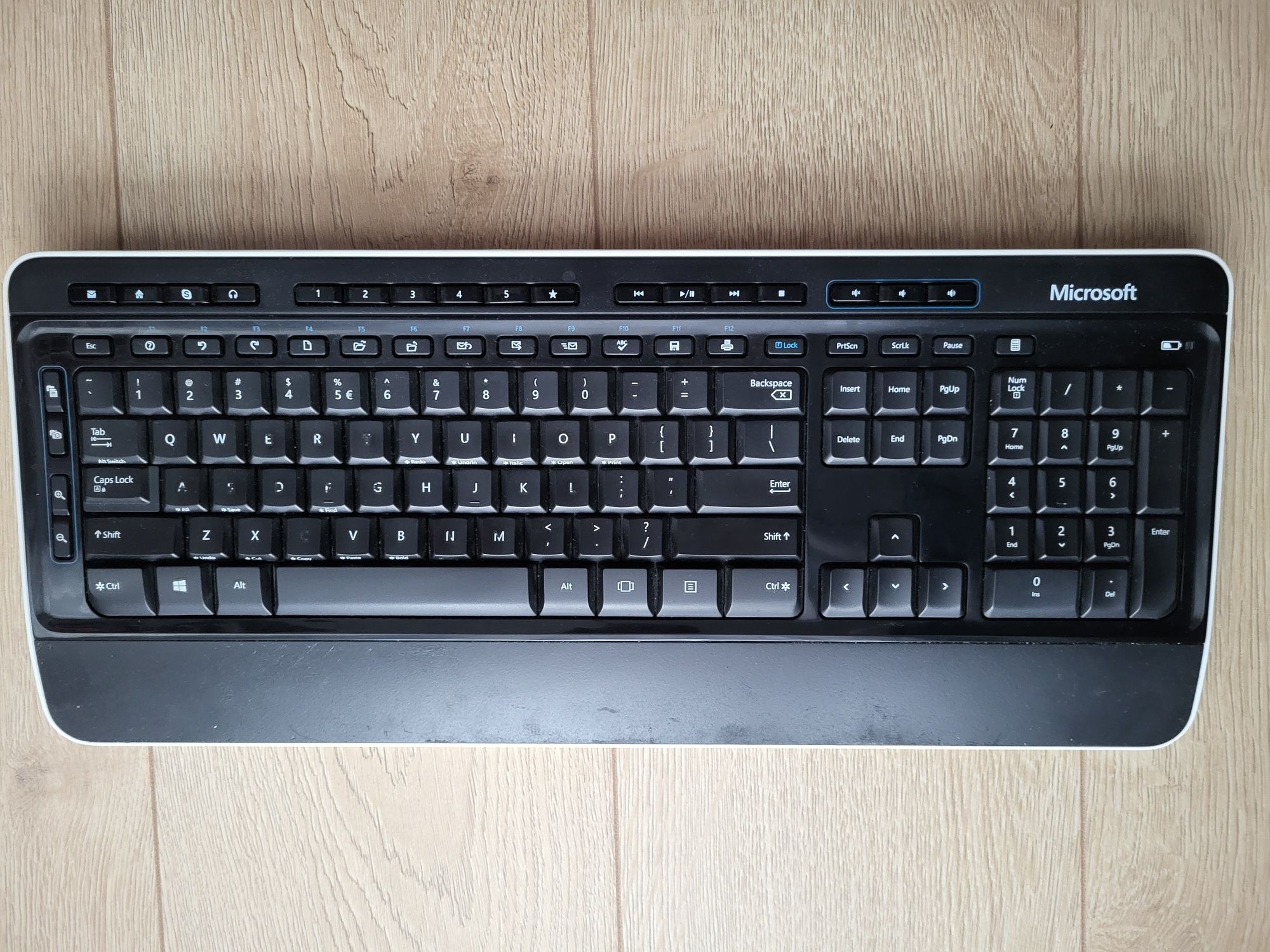 Kit mouse + tastatura wireless Microsoft Desktop 3050