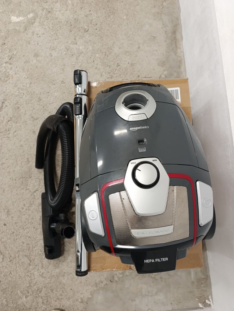 Прахосмукачка Амазон с торба 700w