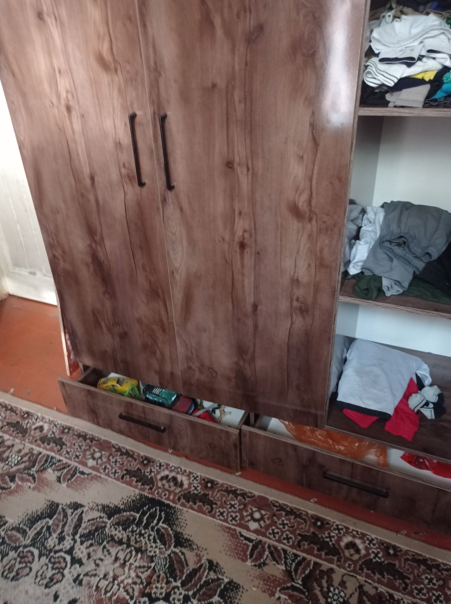 Продам шифонер из ЛДСП