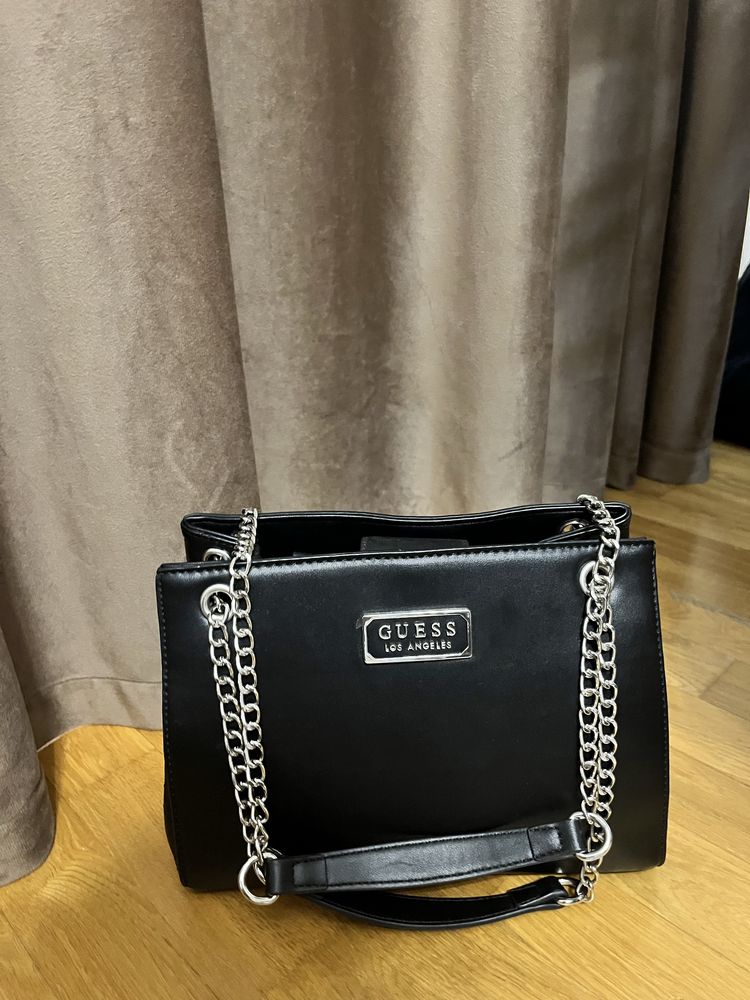 Продам сумку Guess