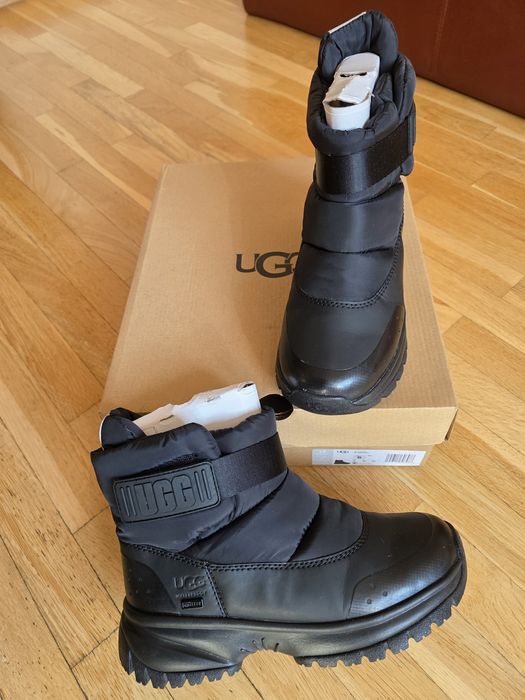 Cizmele iarna UGG Yose Puff