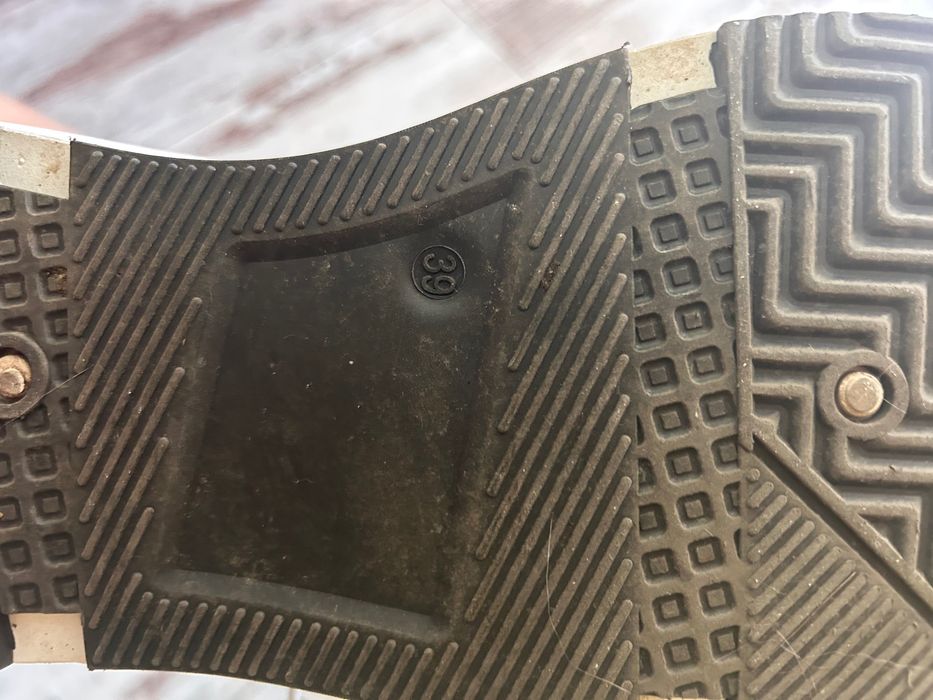 Черно бели кецове