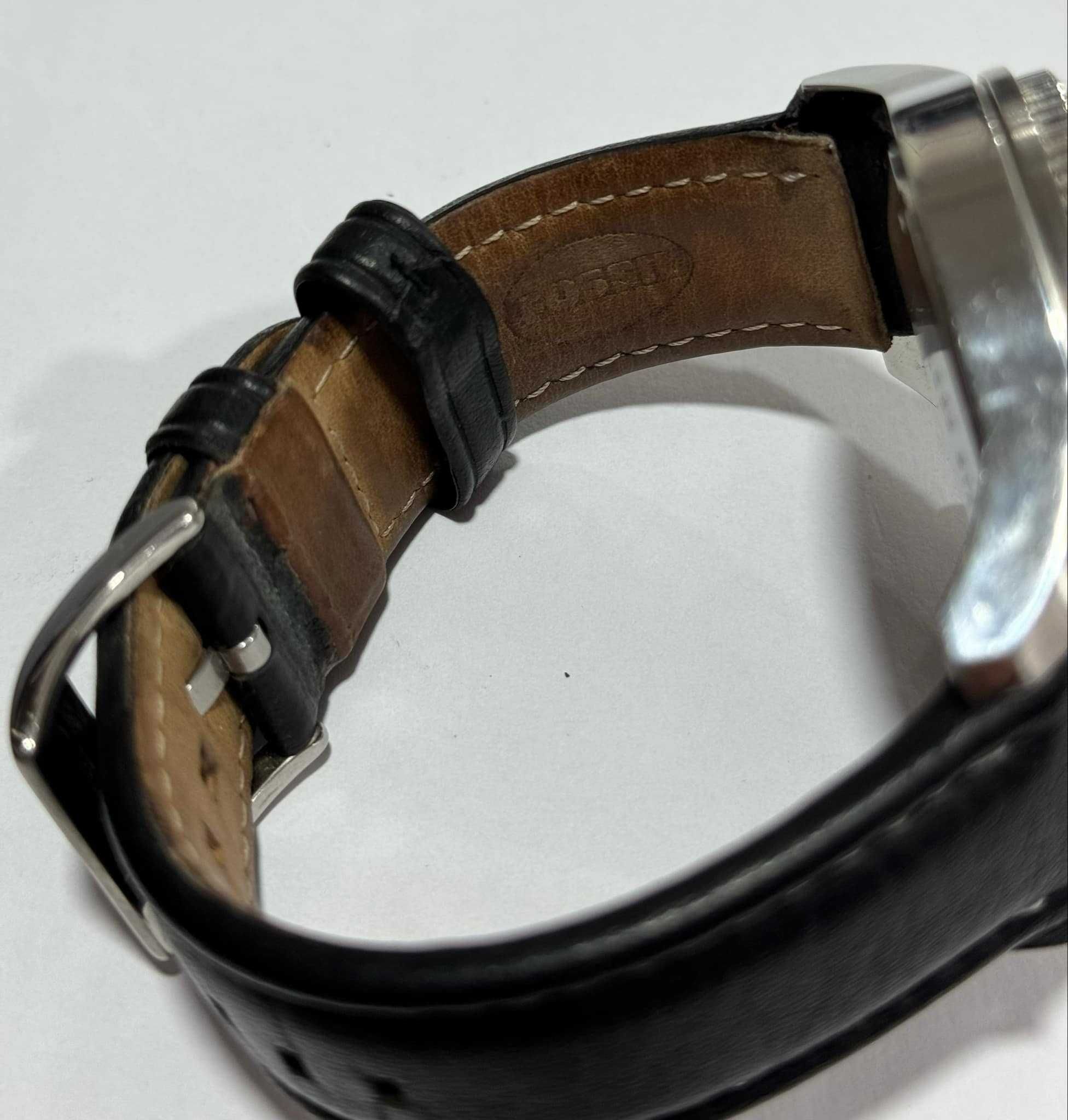 Часовник Fossil 251004