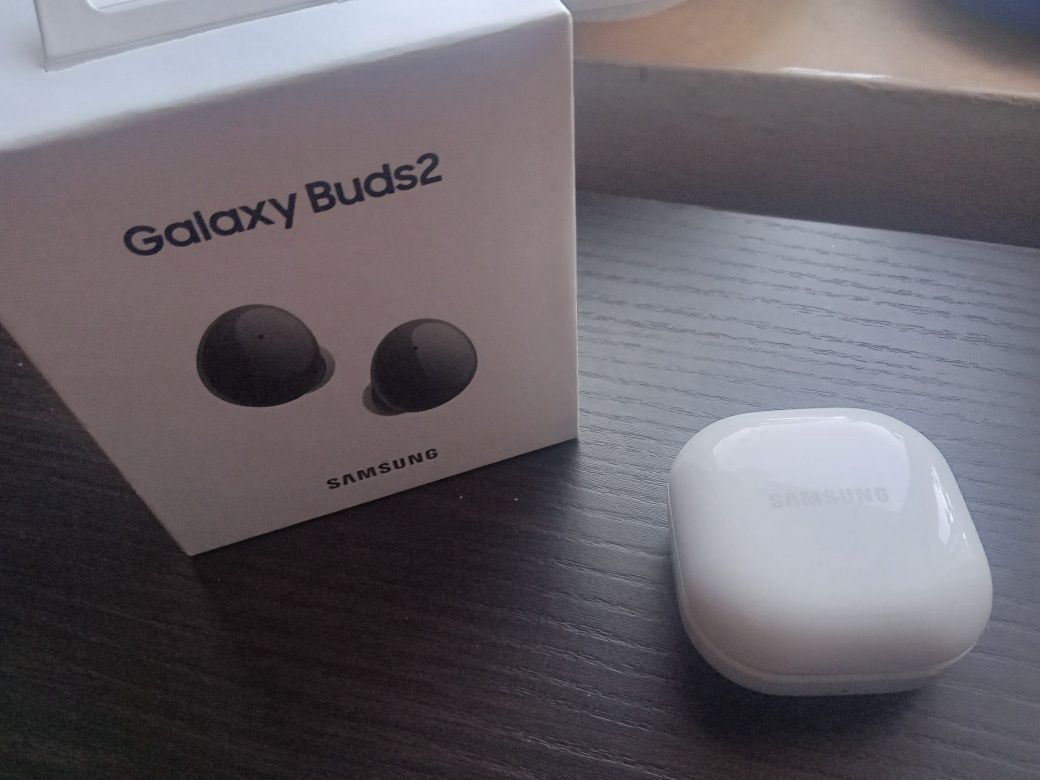 Vând Samsung galaxy buds 2 garanție 3 ani