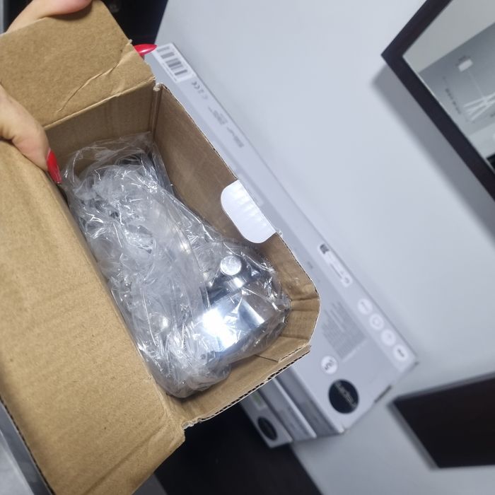 4 corpuri de iluminat  si Lustra Mobexpert 4 becuri led