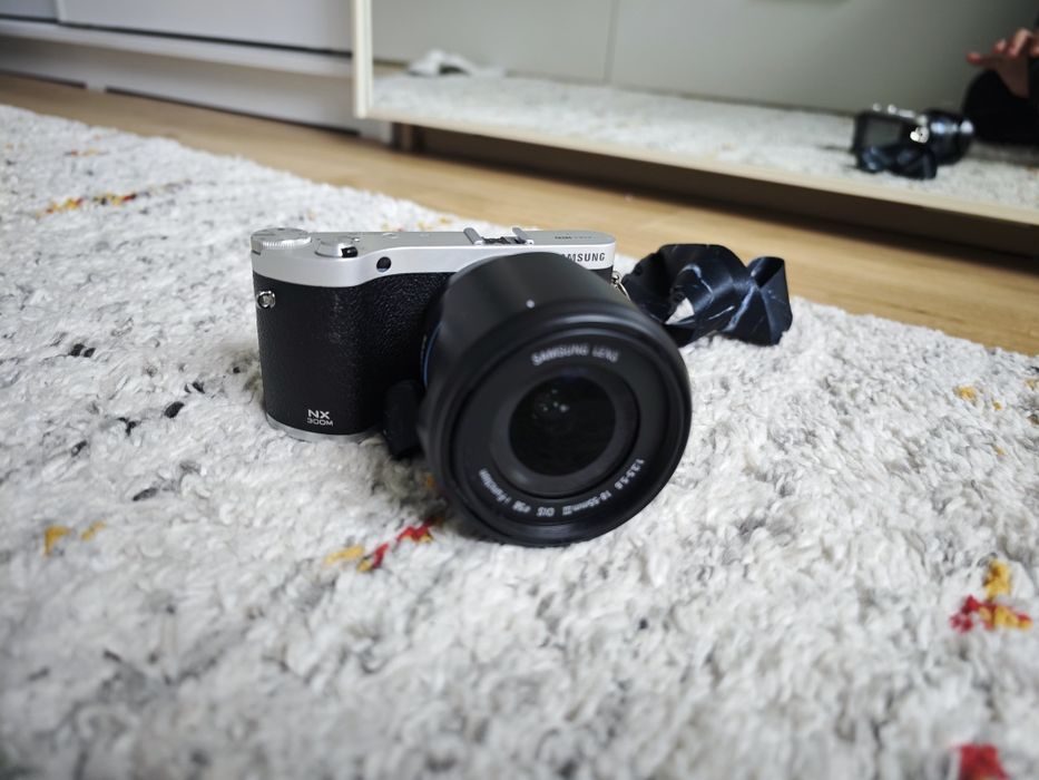 Aparat foto Samsung nx300m