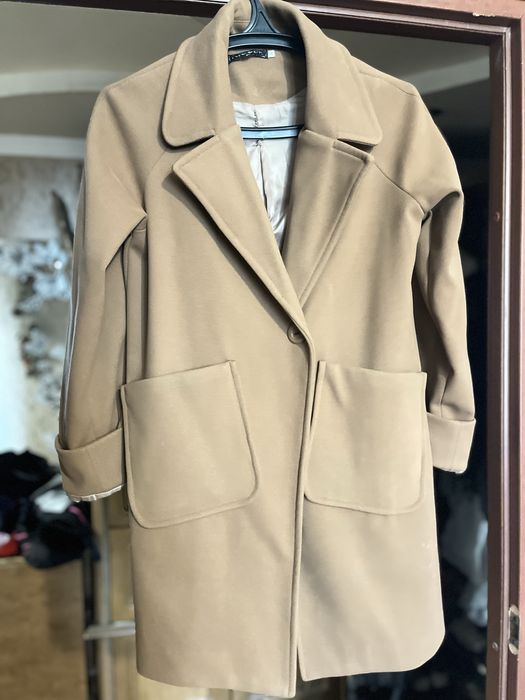 Пальто в отличном качестве
