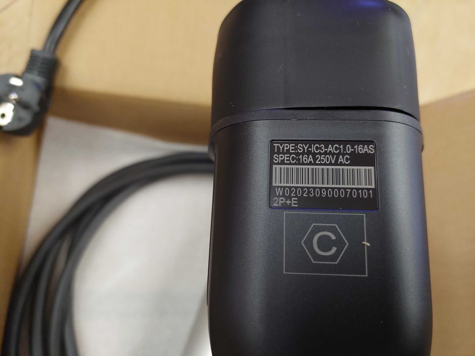 Зарядна станция за Електрически автомобил Type 2 -Шуко домашен контакт