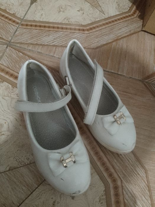 Продам кросовки для уни