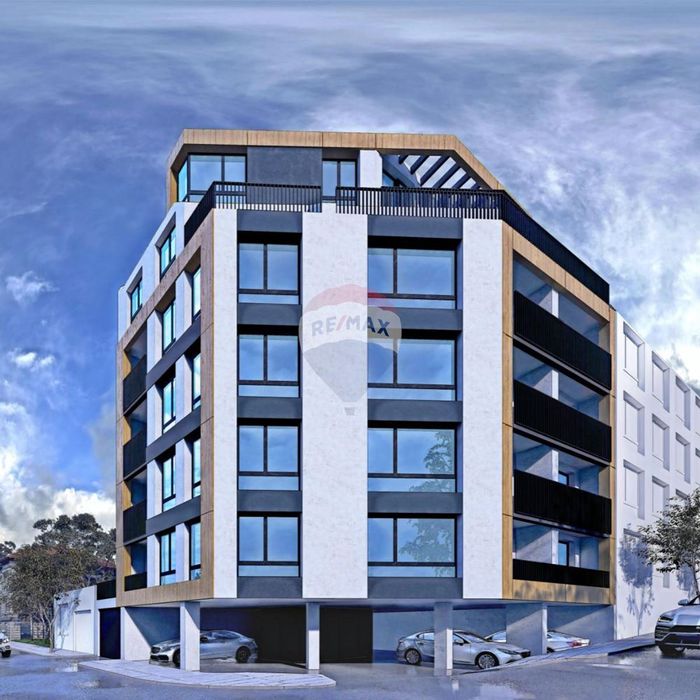 Продава се Тристаен апартамент в Варна, Христо Ботев - 112 кв.м за 1143 €/кв.м - Снимка #2