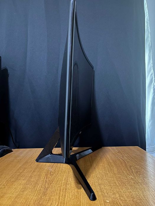 Monitor Gaming Samsung 24RG52F – 24" Curved, 144Hz, Full HD, FreeSync