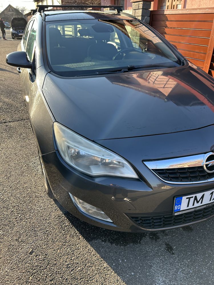 Opel Astra J an 2011