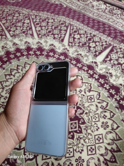 Samsung Galaxy Z Flip 6