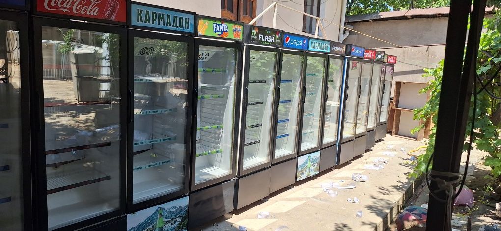 Продаю витрины холодильник
