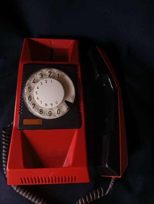 Telefon cu disc vintage românesc roșu 1988 model rar