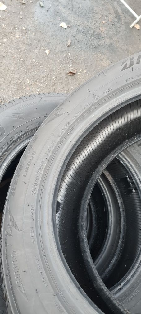 4 Anvelope Bridgestone 215 65 R17 M + S. Dot 2022