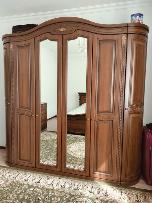 Спальный гарнитур