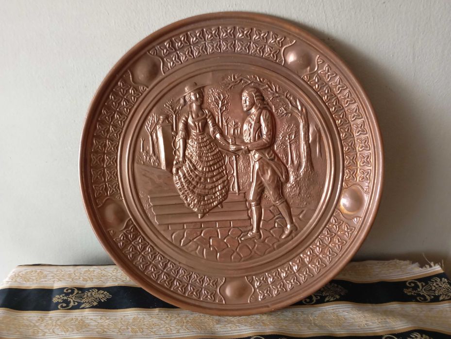 Стара чиния за стена,декорация