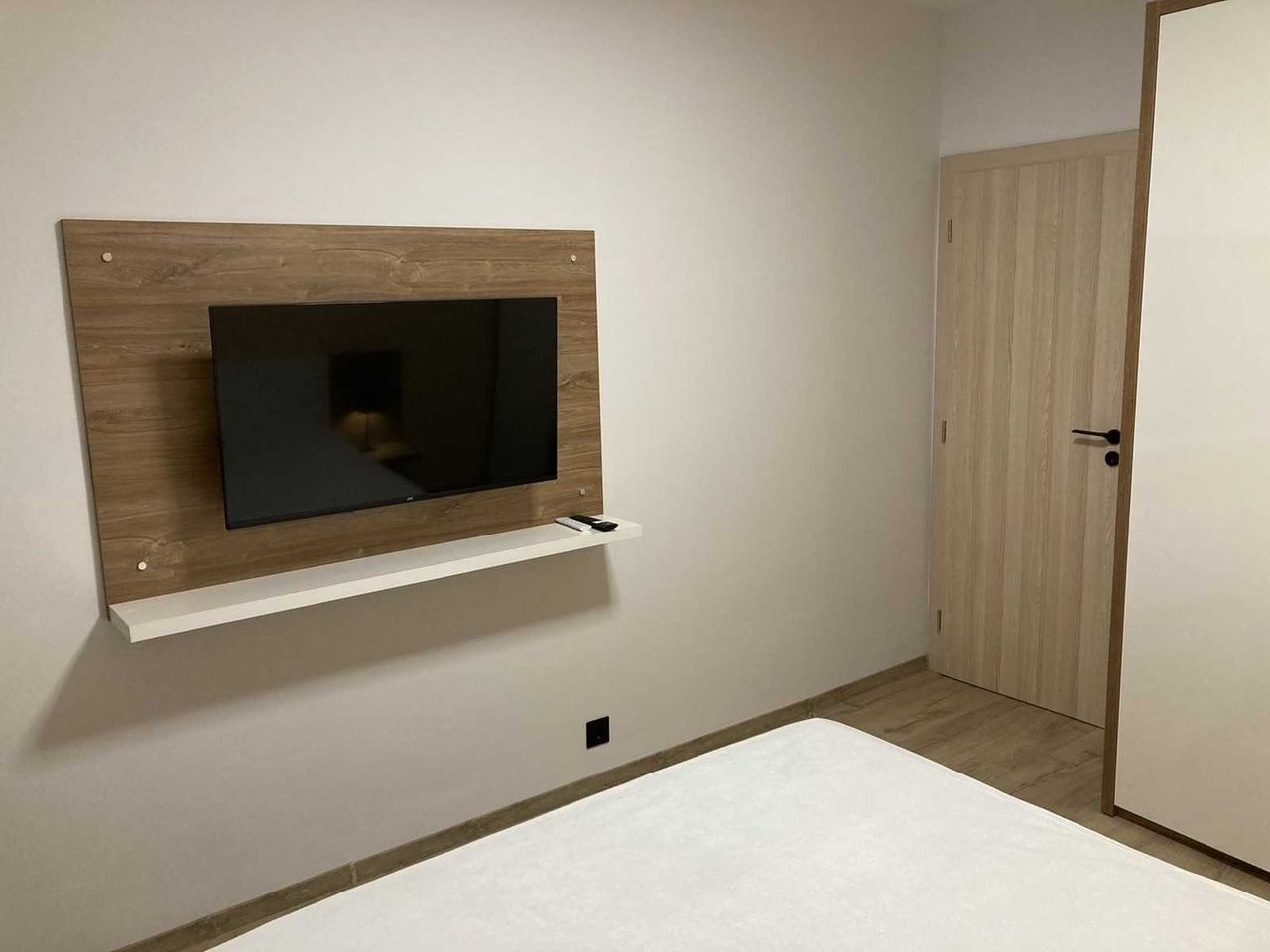 Дава се под наем Двустаен апартамент в София, Слатина - 70 кв.м за 510 € - Снимка #10