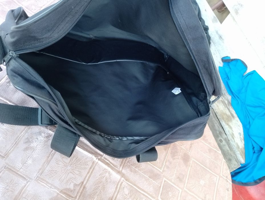 Чанта за лаптоп и други принадлежности