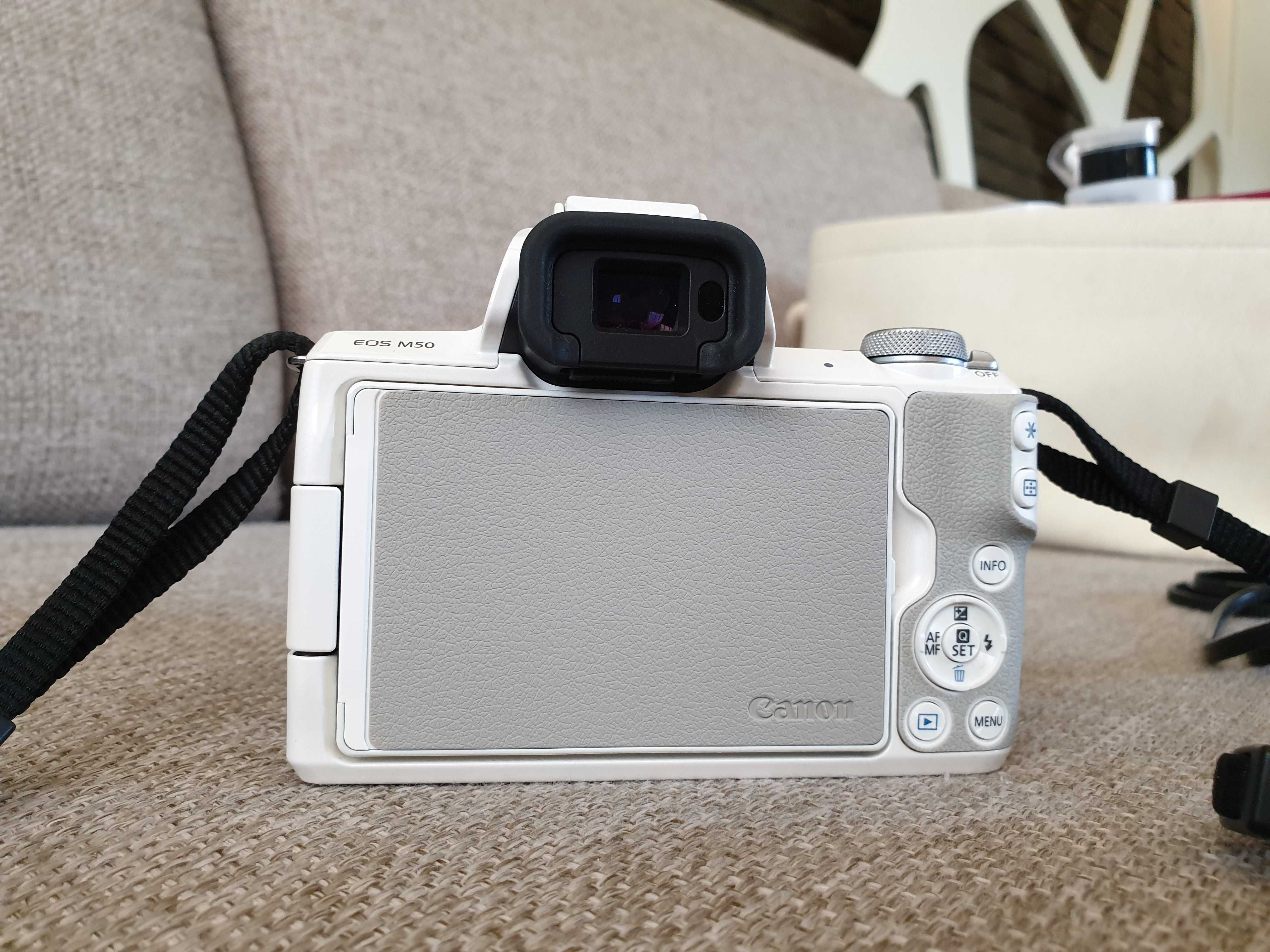 Canon EOS M50 White тяло + 2 Обектива: Canon EF-M 15-45mm и 55-200mm