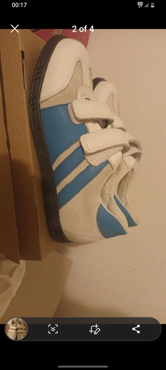Бяло-сини детски обувки