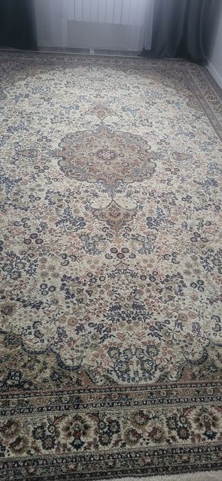 Продам ковёр в хорошем состоянии