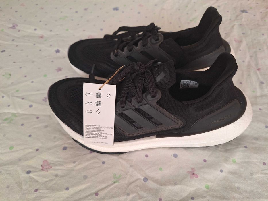 Дамски маратонки Adidas Ultraboost,Чисто нови.