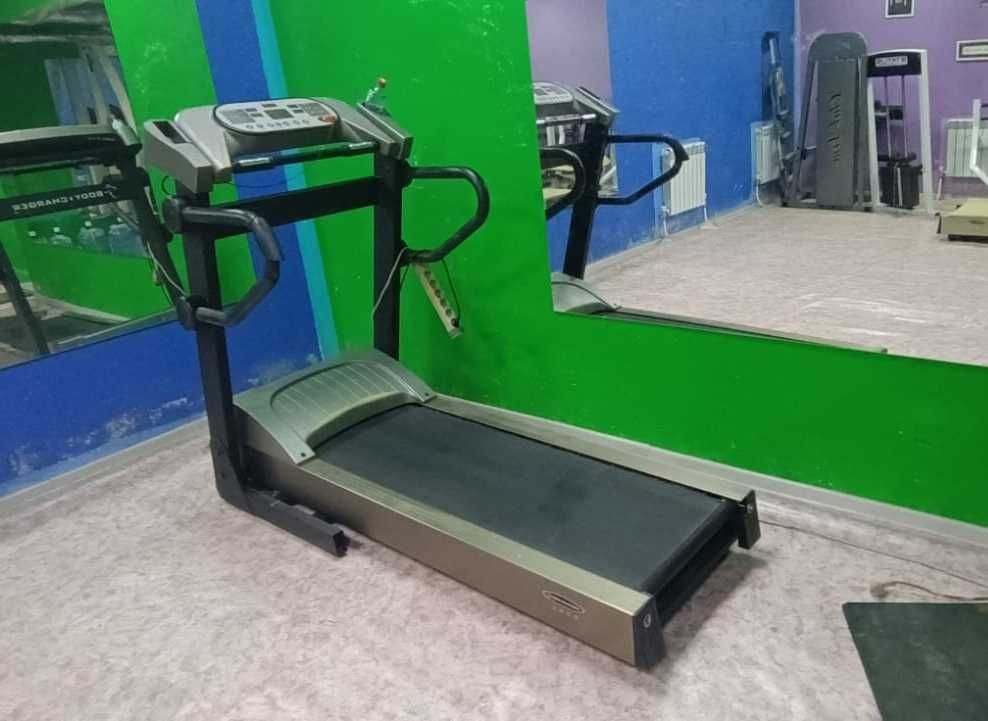 Продам беговую дорожку