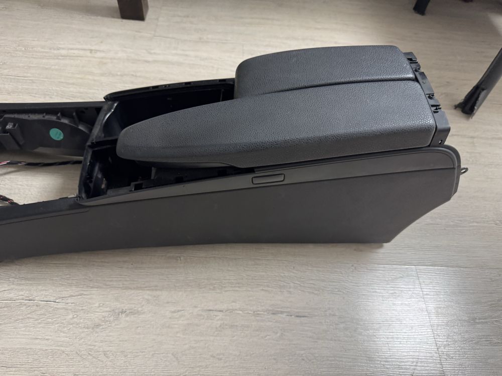 Подлакътник за Мерцедес W 204
