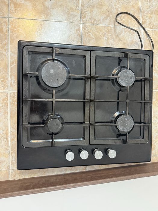 Срочно продается Газ комфорка, черная