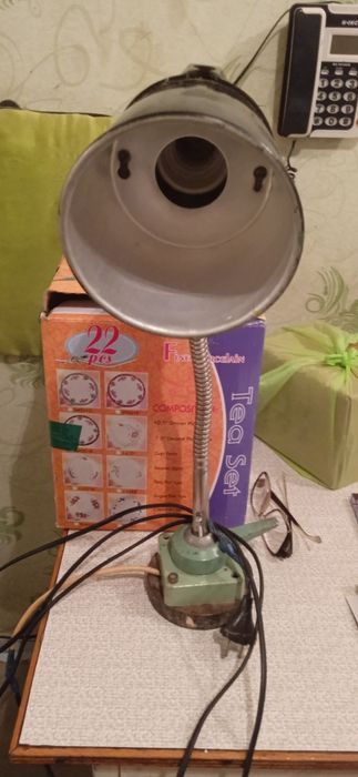 Настольная лампа для различных работ