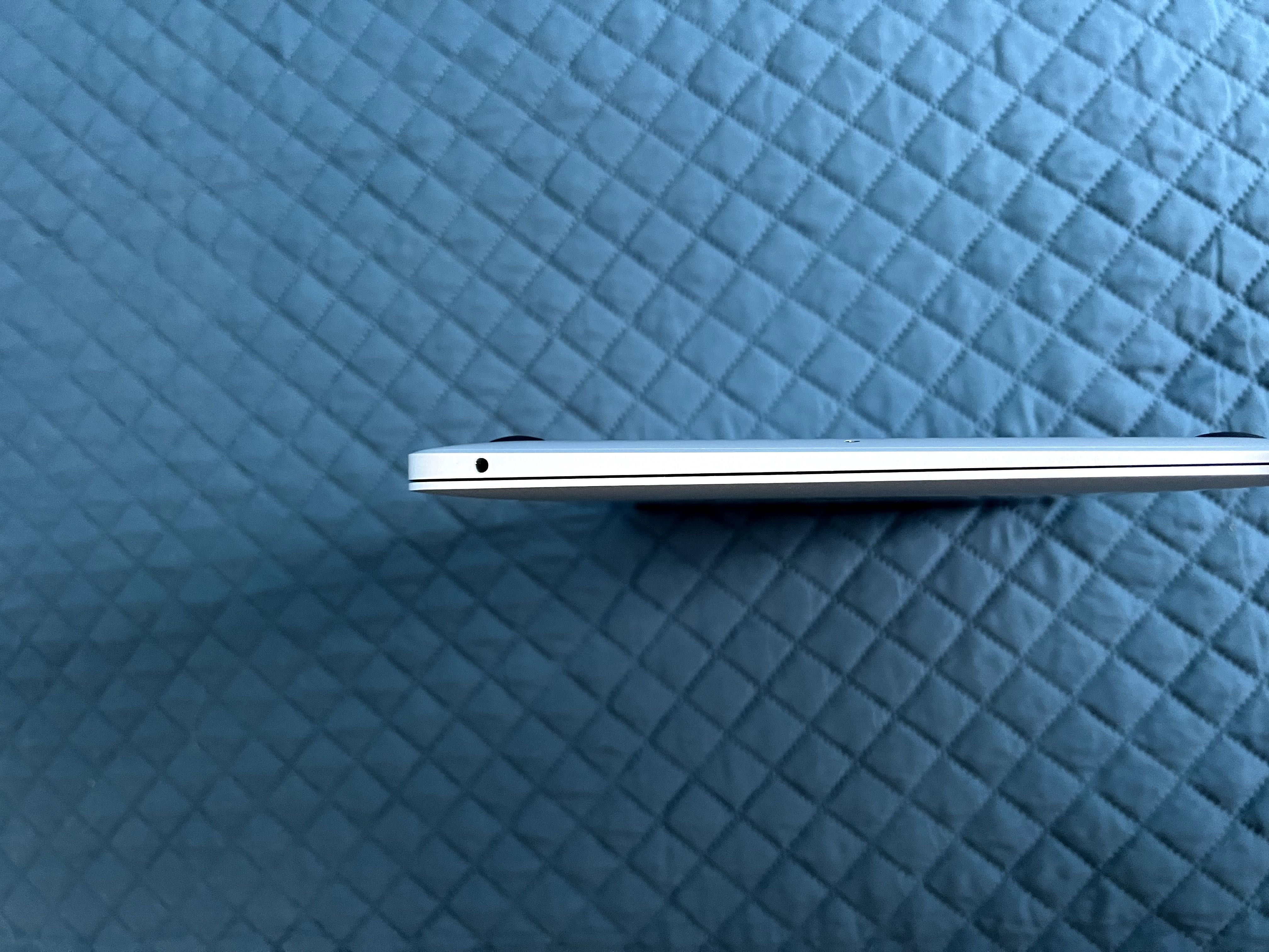 Macbook Air. 13’ Retina Late 2018г 8/128Gb