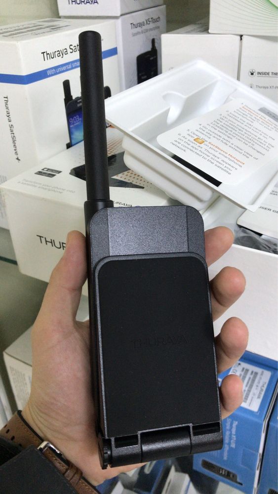 Спутниковая точка доступа Thuraya SatSleeve Hotspot