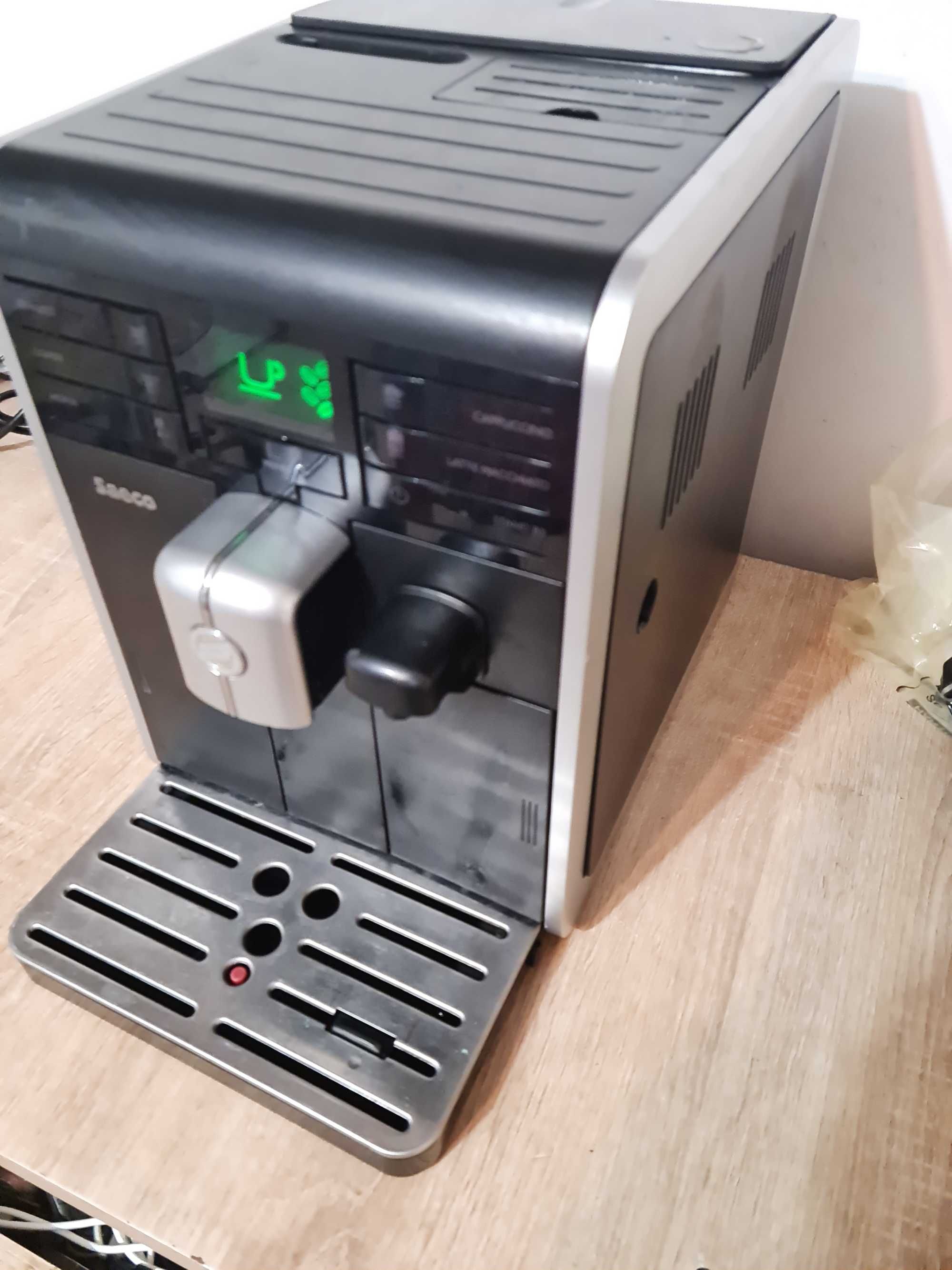 Saeco Moltio HD8769 Espressor cafea automat cu cafea boabe