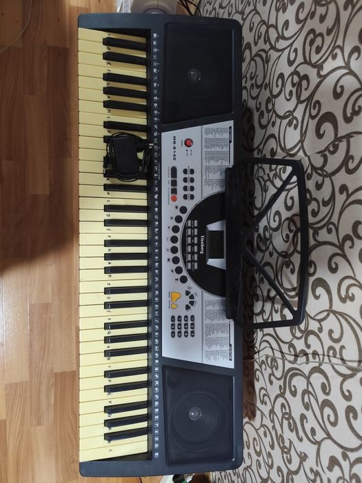 Продам синтезатор Elenberg MS-6140