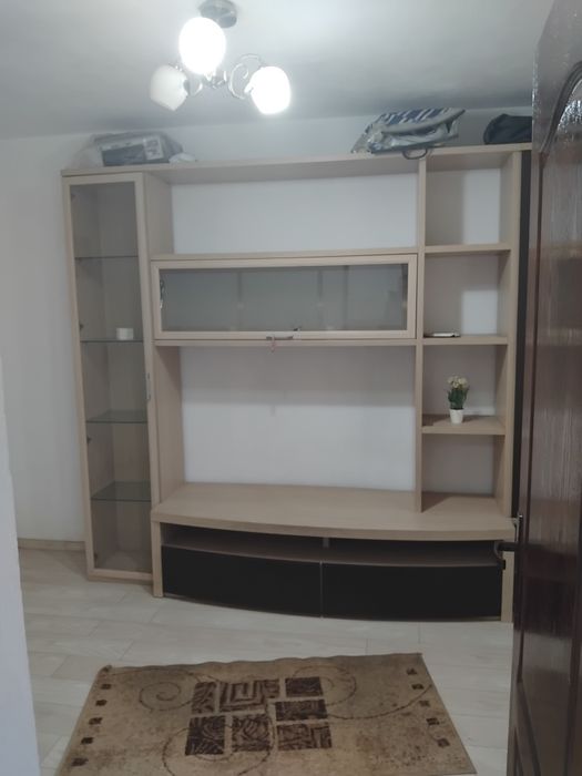 Vând apartament în Petroșani