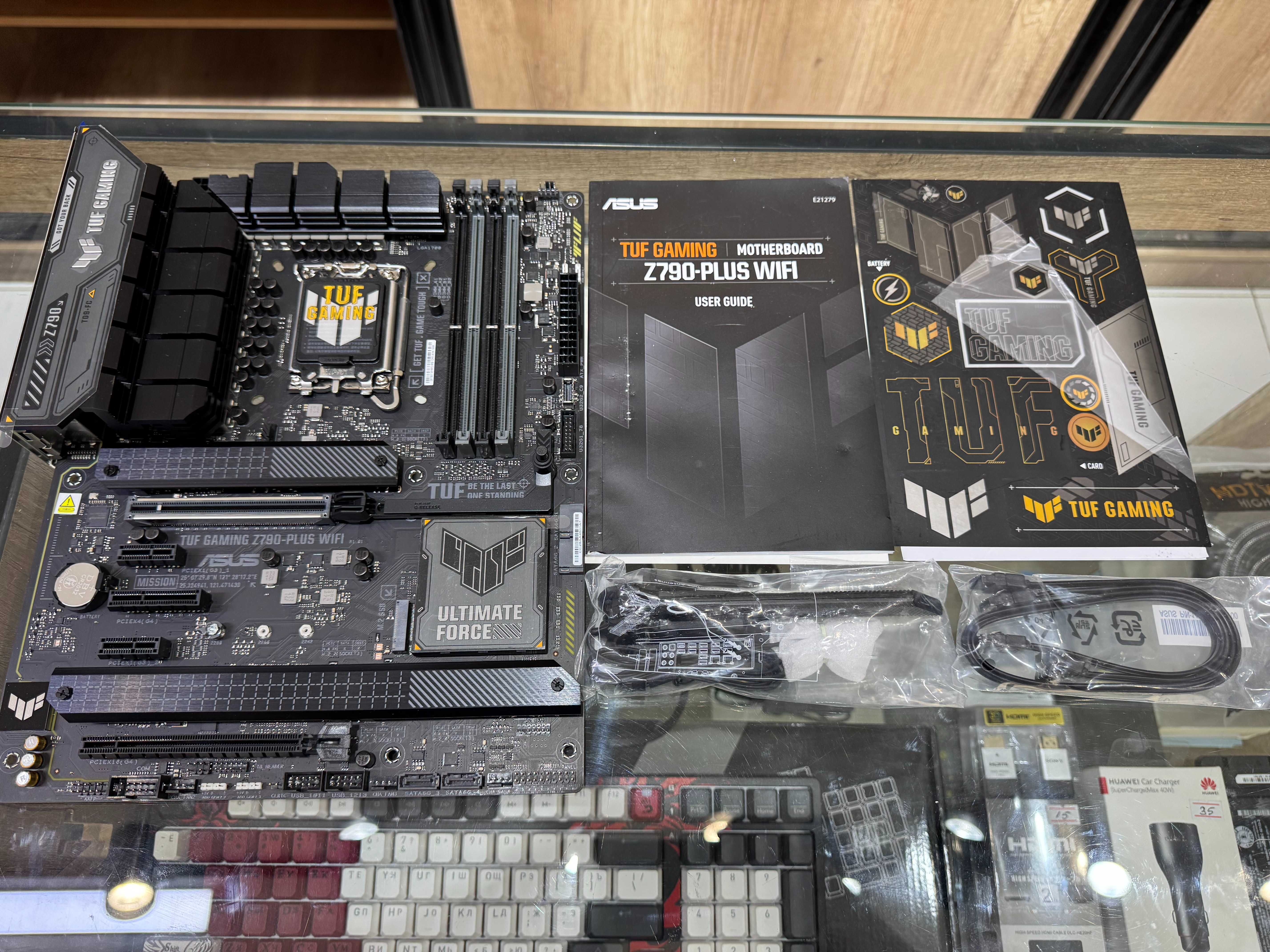 Топовая материнская плата ASUS TUF GAMING Z790-PLUS WIFI DDR5