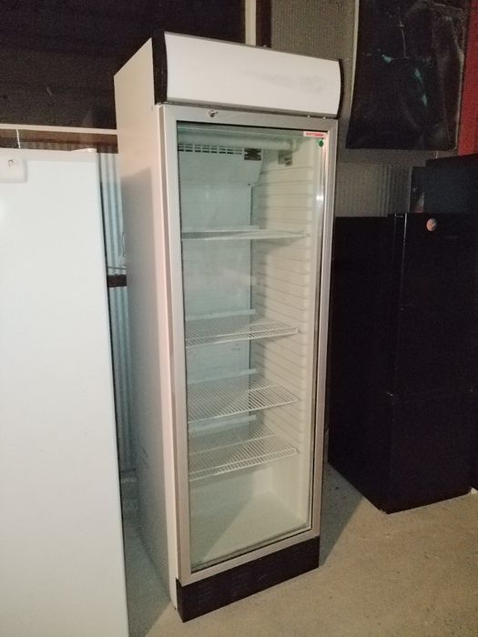 Vitrină frigorifică!