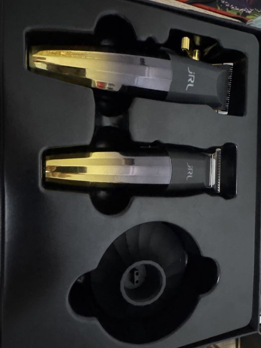 Set Profesional JRL Gold – Mașină de Tuns + Trimmer – Stare impecabilă