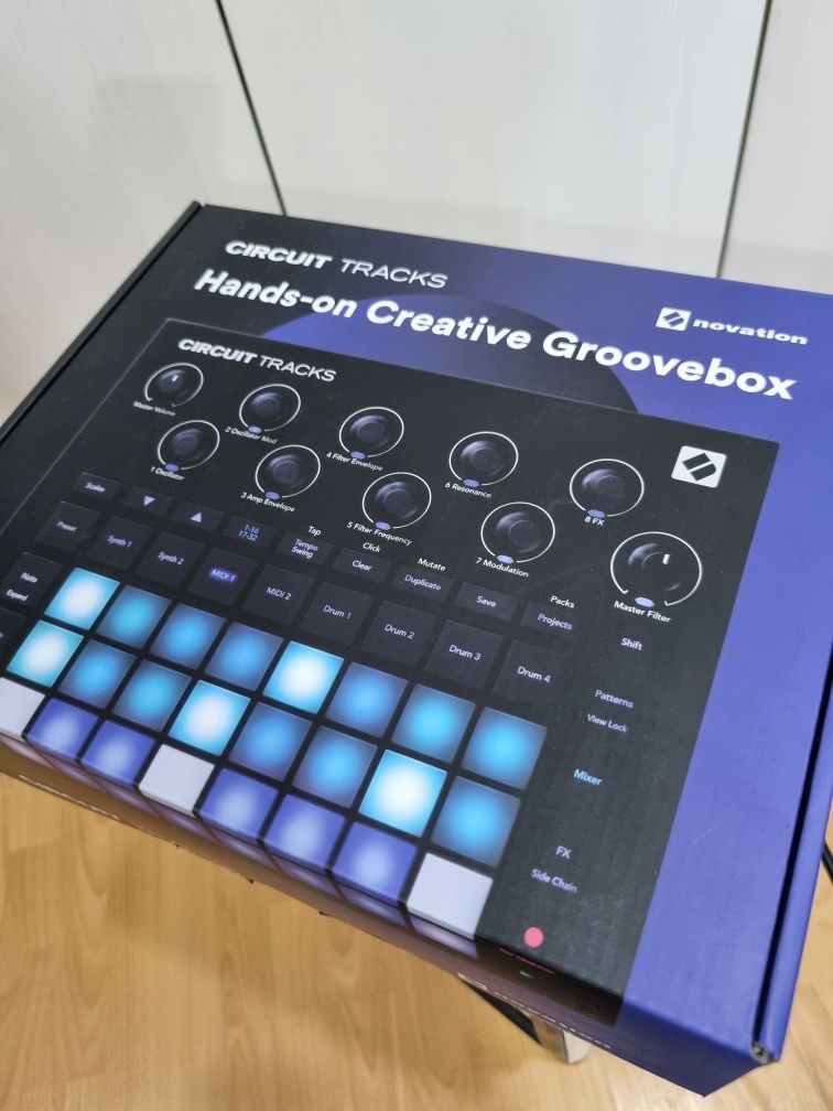 Синтезатор новый Novation Circuit Tracks