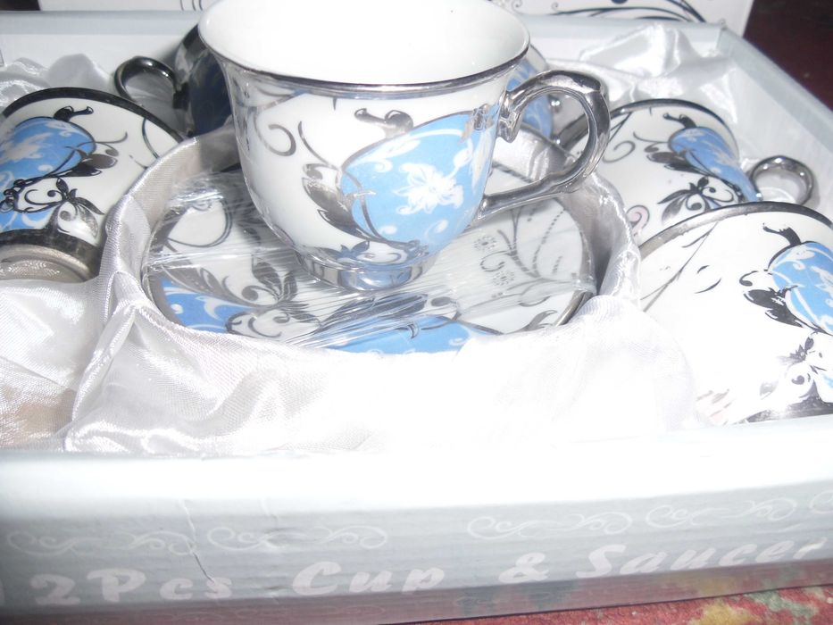 Set cesti noi cu flori albastre